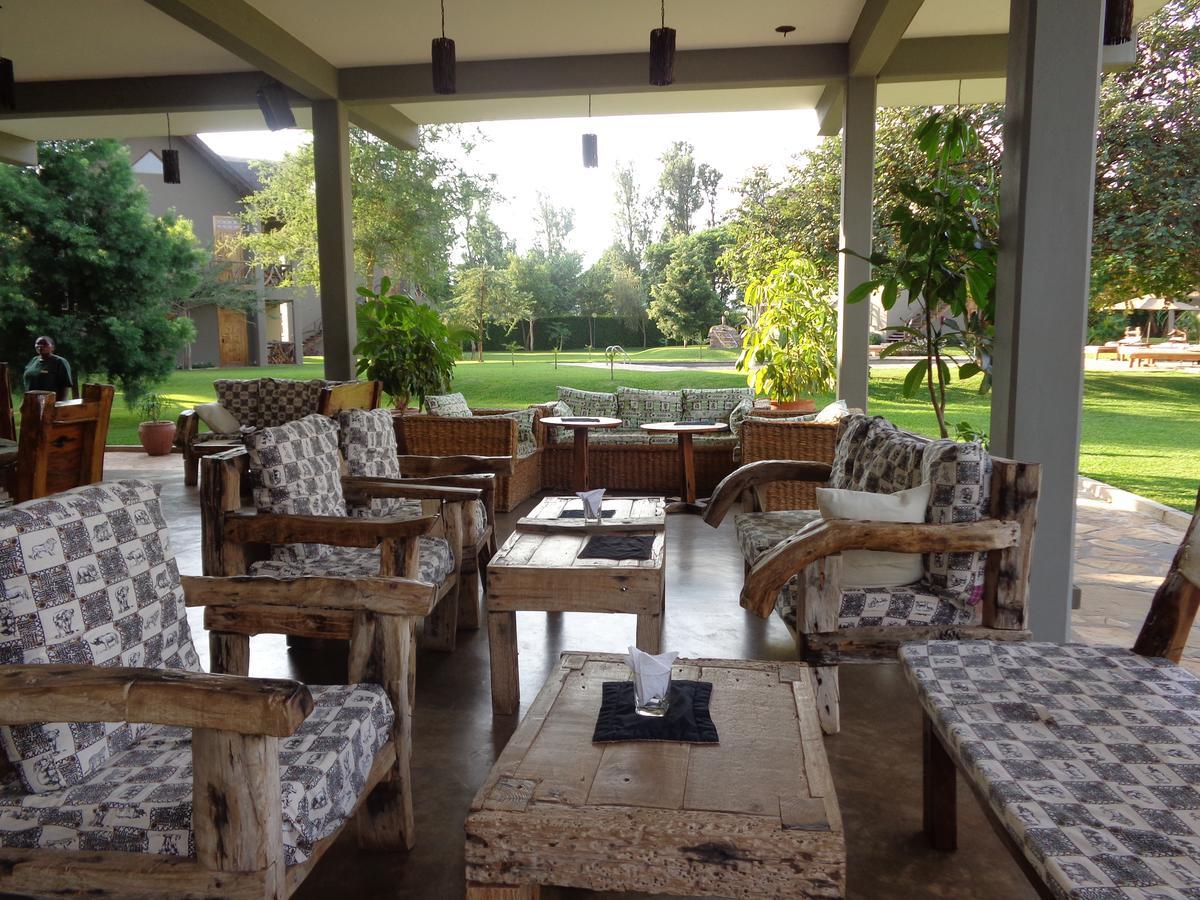 Weru Weru River Lodge Bagian luar foto