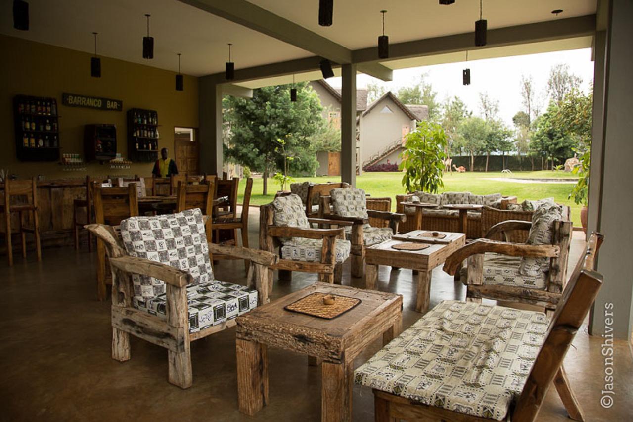 Weru Weru River Lodge Bagian luar foto