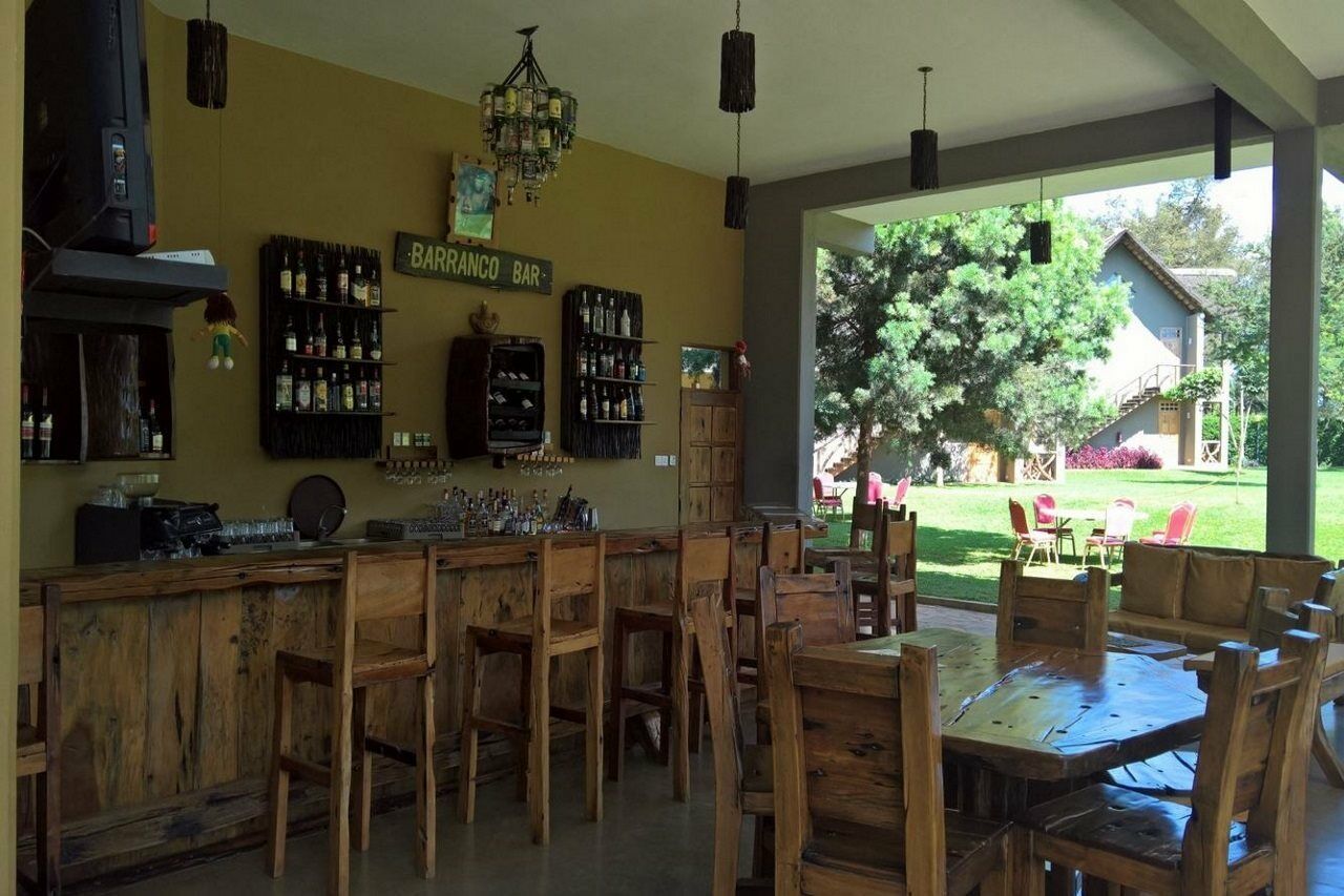 Weru Weru River Lodge Bagian luar foto