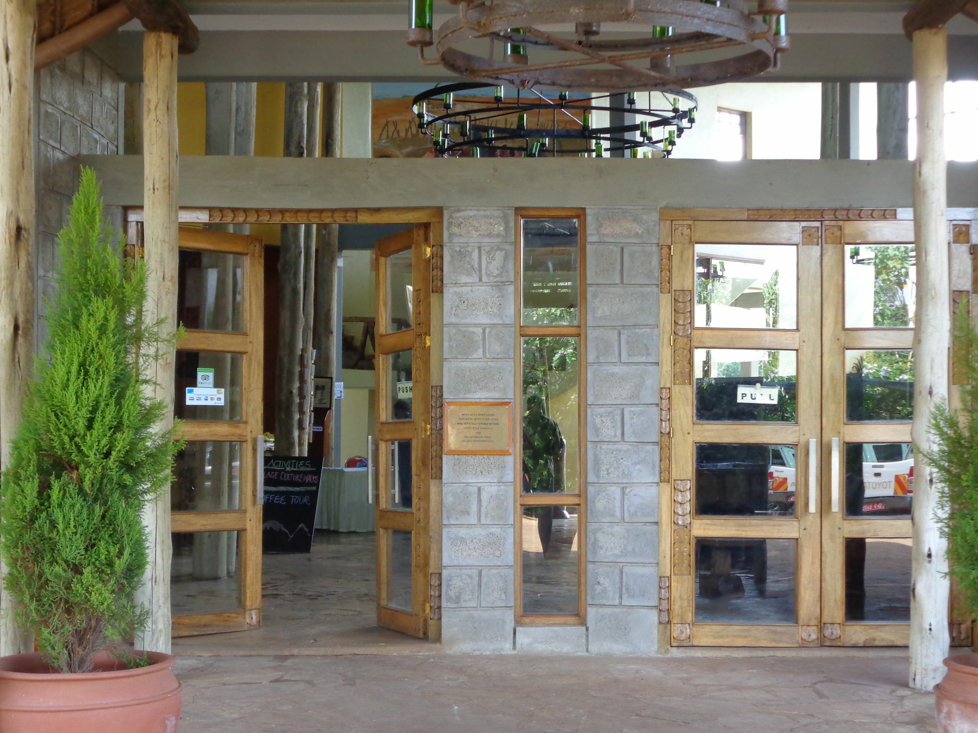 Weru Weru River Lodge Bagian luar foto